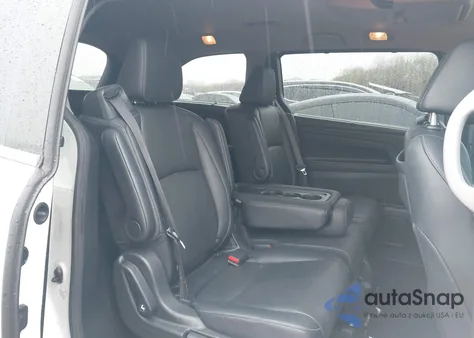 2021 Honda Odyssey Touring z USA, uszkodzony, nr VIN 5FNRL6H80MB008330